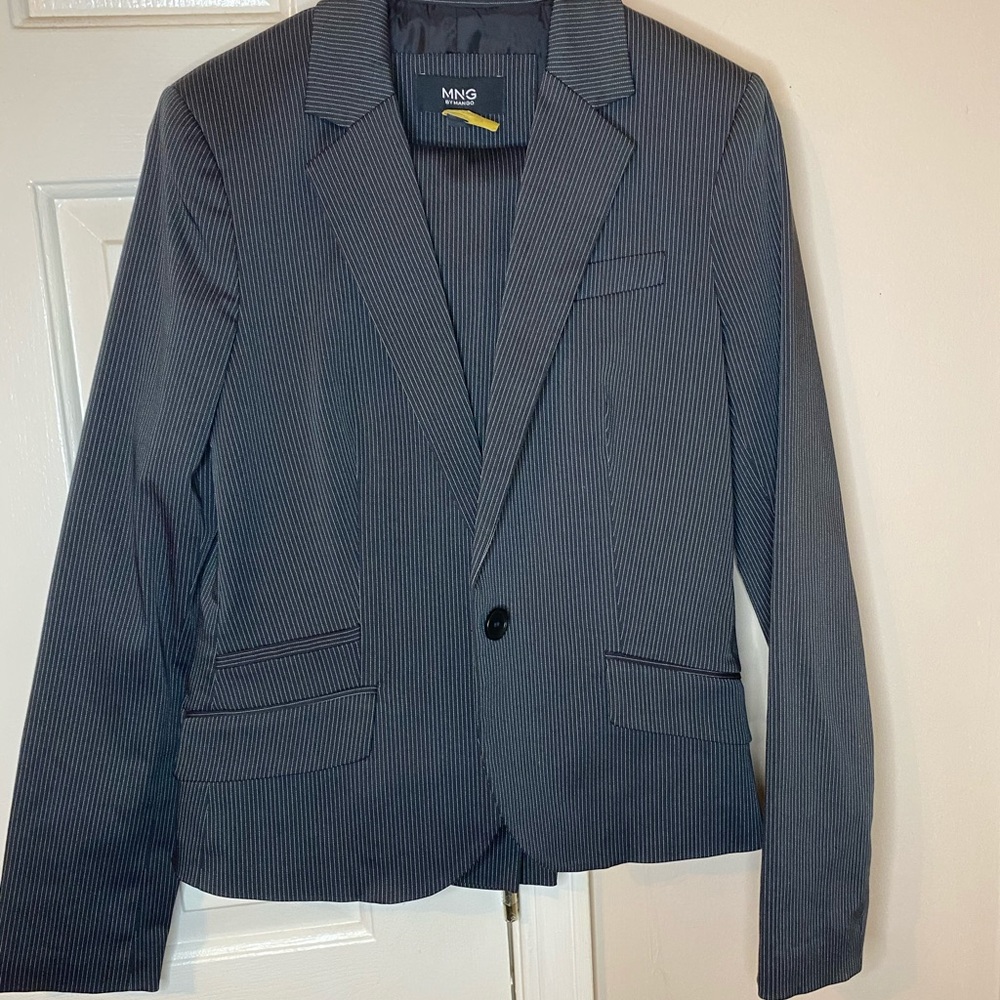 Women’s pant suit
